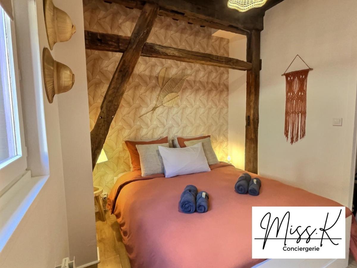 شقة "La Fenetre Sur Le Marche" De Miss.K Conciergerie ماكاتييو سورْ شالارْ المظهر الخارجي الصورة