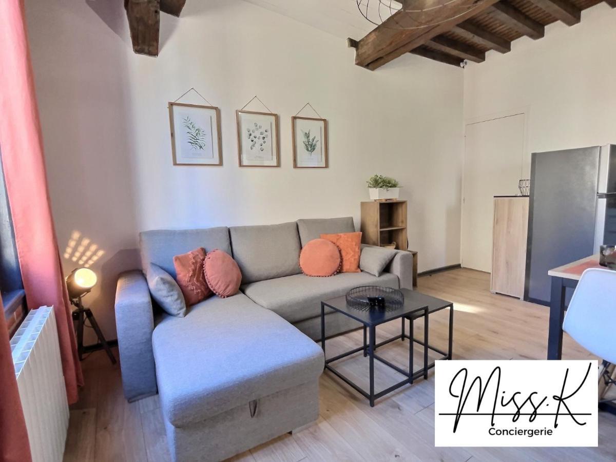 شقة "La Fenetre Sur Le Marche" De Miss.K Conciergerie ماكاتييو سورْ شالارْ المظهر الخارجي الصورة